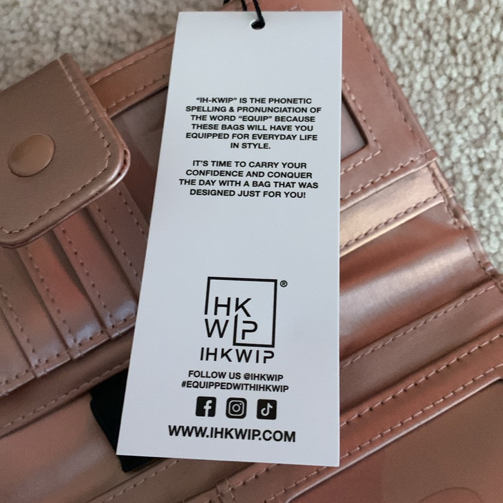 IHKWIP Women’s RFID Heart Quilted Wallet NWT!! - Picture 8 of 13